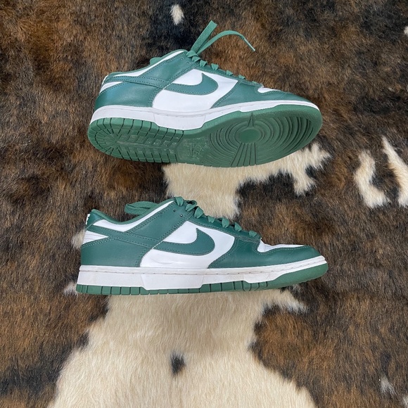 Michigan state nike low dunks - Picture 3 of 7